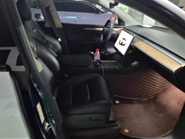 Фото 8 - Tesla Model Y