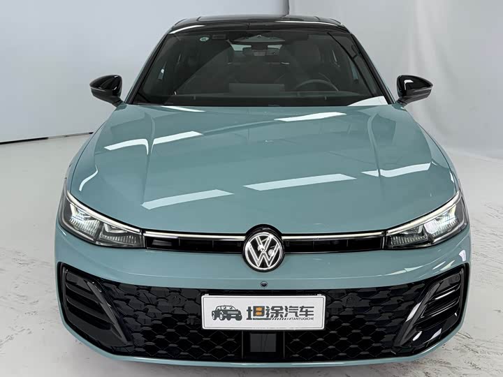 Фото 2 - Volkswagen Passat