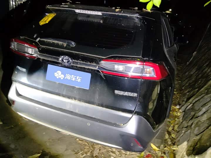 Фото 3 - Toyota Wildlander