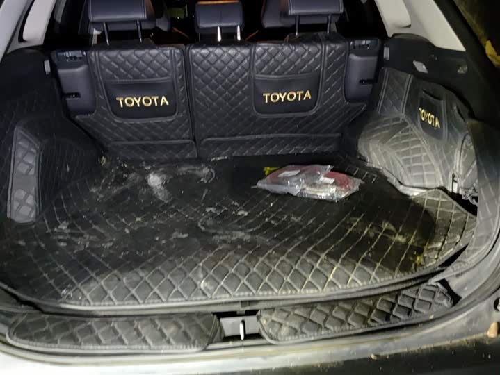 Фото 4 - Toyota Wildlander