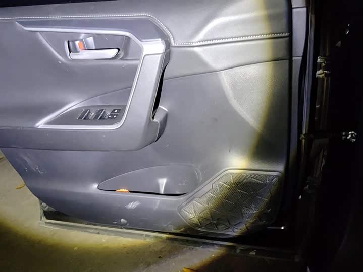 Фото 7 - Toyota Wildlander