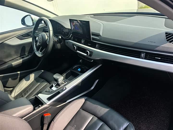 Фото 7 - Audi A4