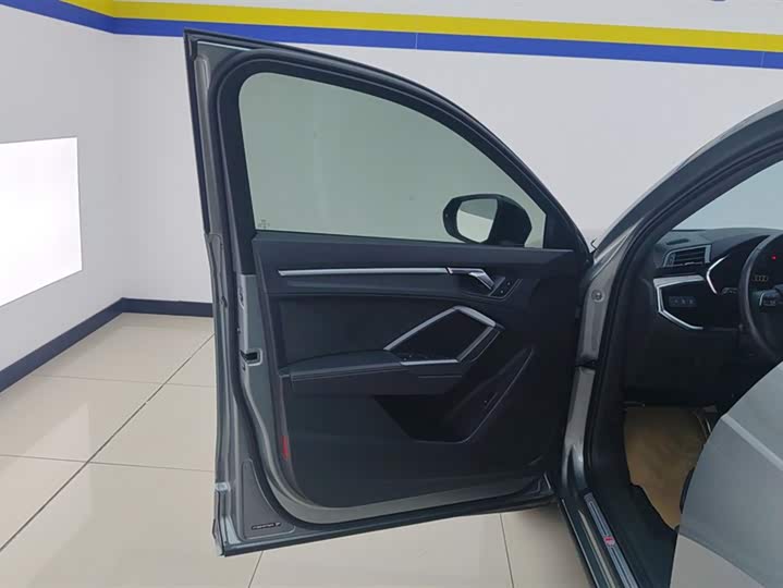 Фото 7 - Audi Q3