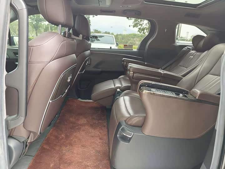 Фото 5 - Toyota Sienna