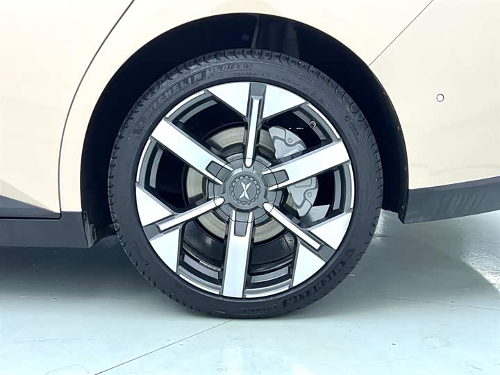 Фото 9 - XPeng Mona M03