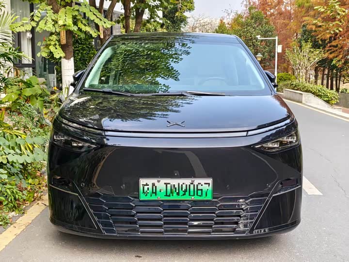 Фото 2 - XPeng X9