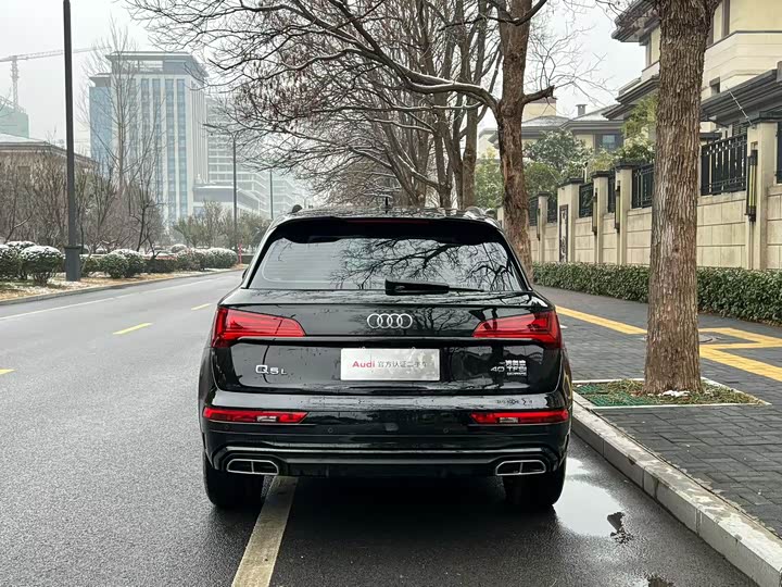 Фото 4 - Audi Q5L