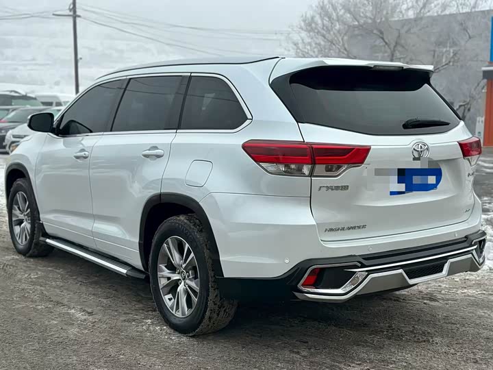 Фото 7 - Toyota Highlander