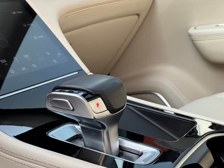 Фото 7 - LiXiang One