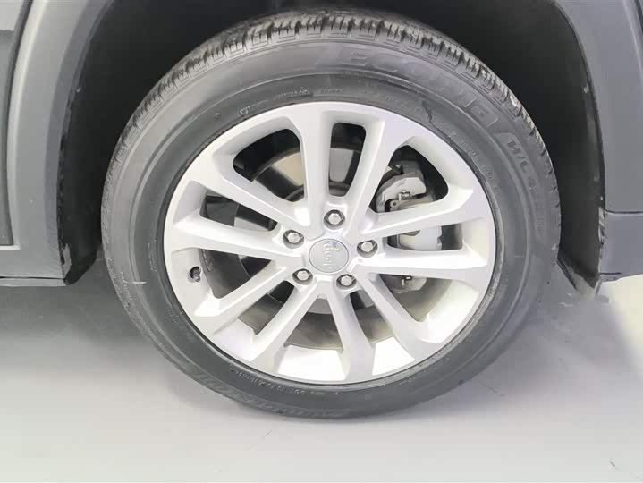 Фото 6 - Jeep Grand Commander