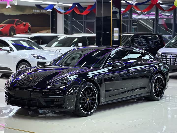 Фото 1 - Porsche Panamera