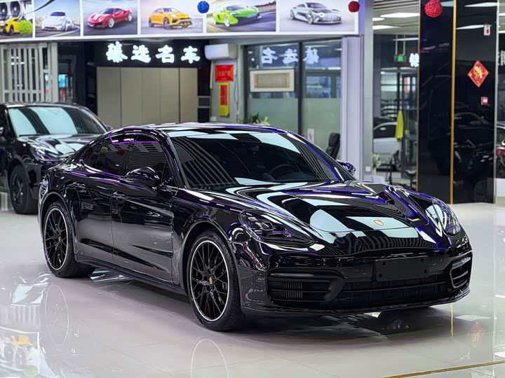 Фото 3 - Porsche Panamera