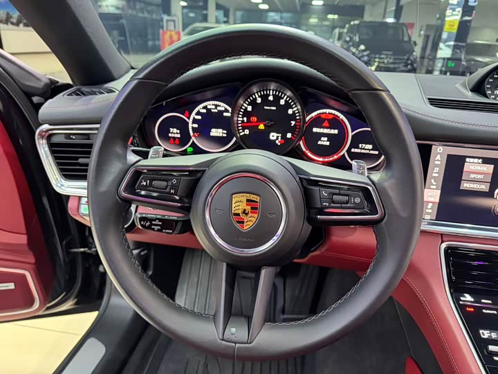 Фото 7 - Porsche Panamera