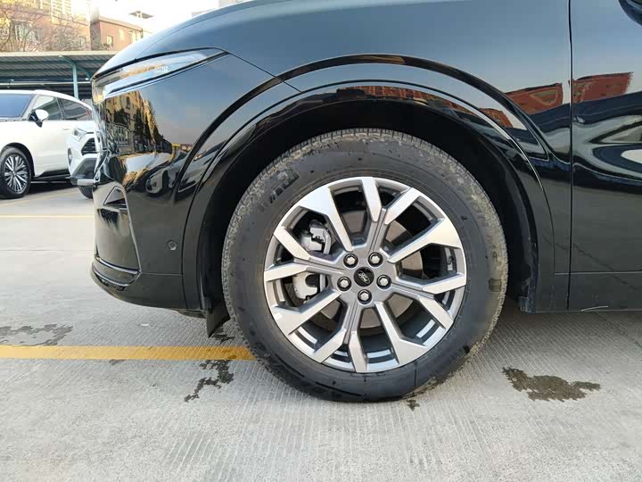 Фото 6 - Ford Edge