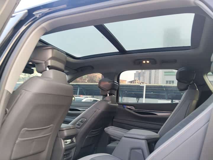 Фото 8 - Ford Edge