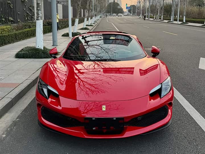 Фото 1 - Ferrari 296