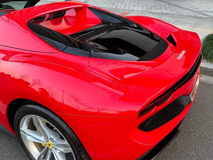 Фото 4 - Ferrari 296