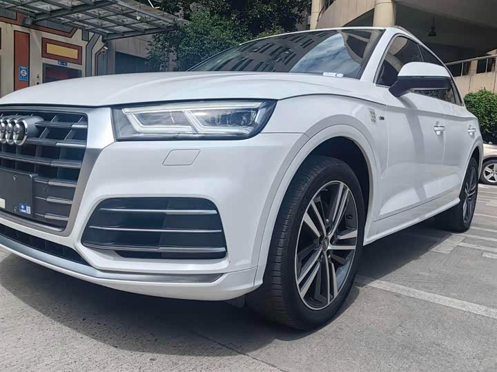 Фото 4 - Audi Q5L