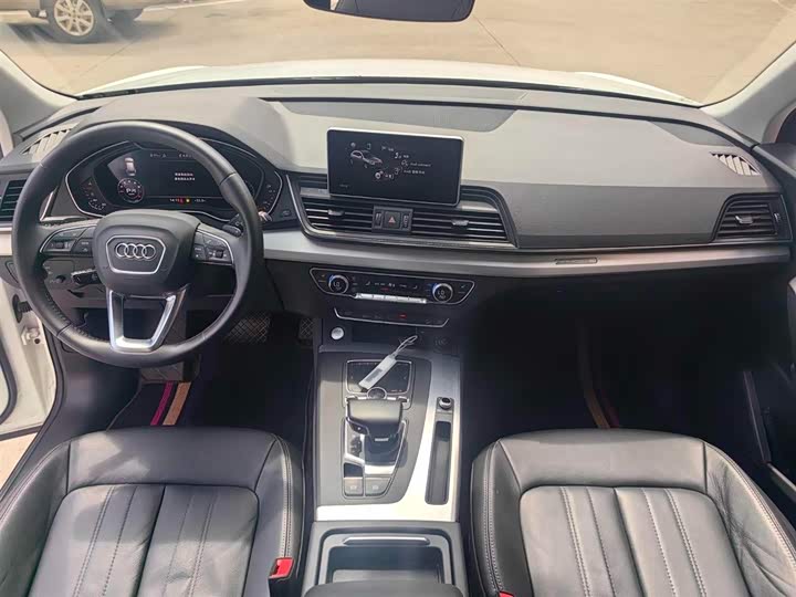 Фото 7 - Audi Q5L