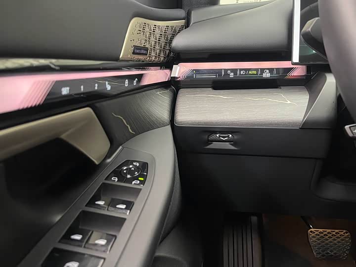 Фото 8 - BMW 5 Series