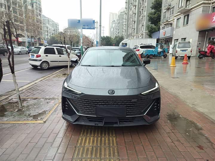 Фото 3 - Changan UNI-V