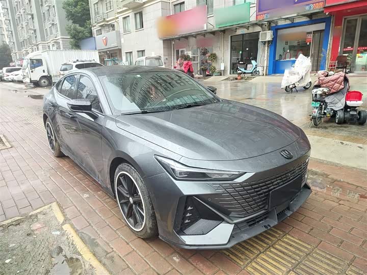 Фото 4 - Changan UNI-V