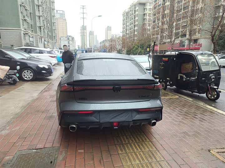 Фото 6 - Changan UNI-V