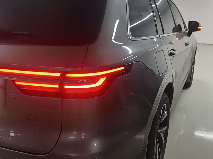 Фото 4 - LiXiang One