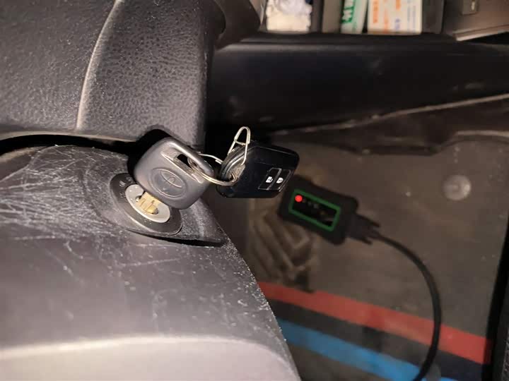 Фото 9 - Toyota Yaris L Hatchback