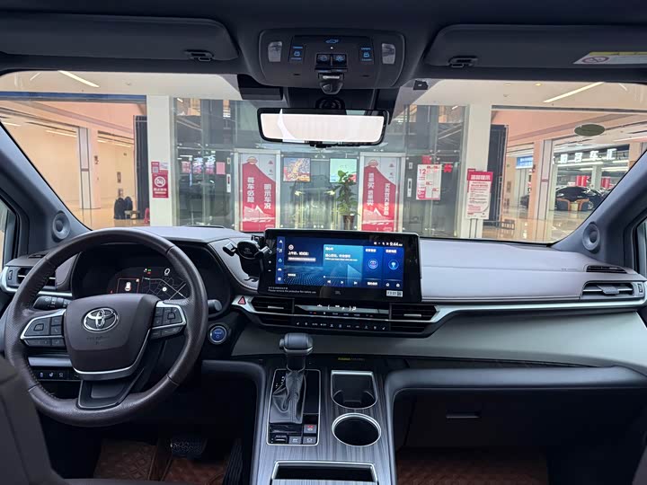 Фото 7 - Toyota Granvia