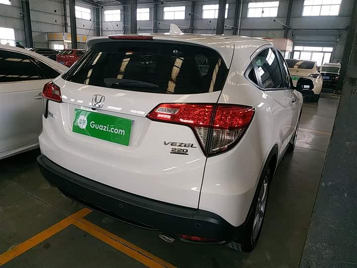 Фото 7 - Honda Vezel