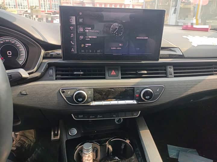 Фото 6 - Audi A4L