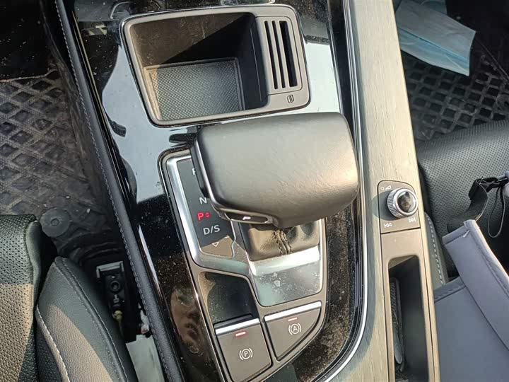 Фото 7 - Audi A4L