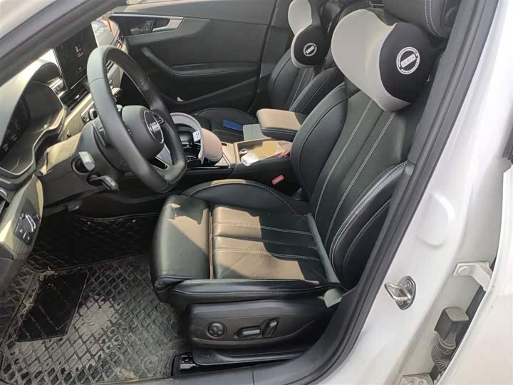 Фото 8 - Audi A4L