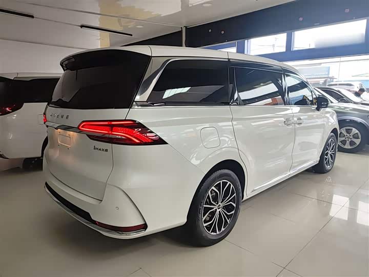 Фото 7 - Roewe iMax 8 EV