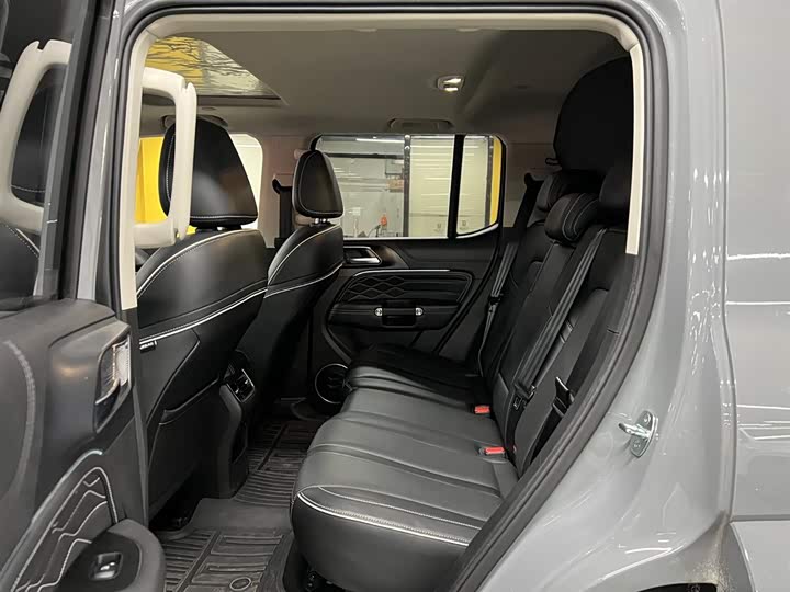 Фото 8 - Tank 300