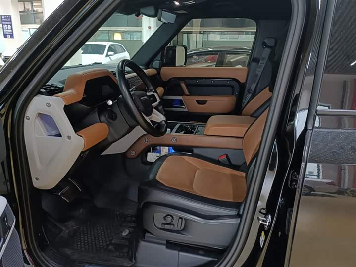 Фото 9 - Land Rover Defender