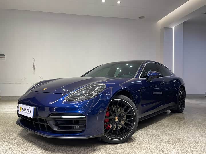 Фото 1 - Porsche Panamera