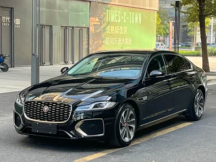 Фото 1 - Jaguar XF L