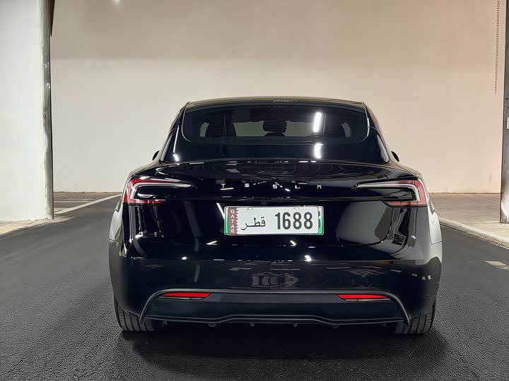 Фото 4 - Tesla Model 3