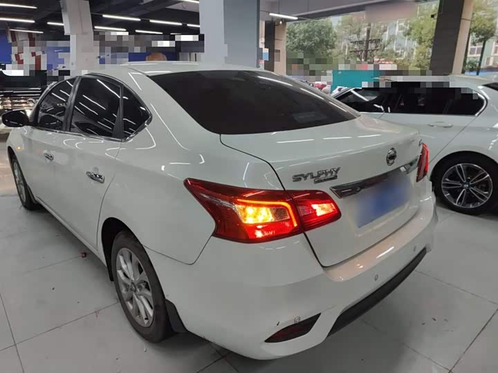 Фото 5 - Nissan Sylphy