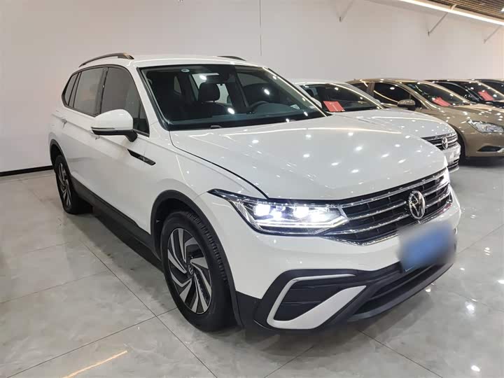 Фото 4 - Volkswagen Tiguan L Pro