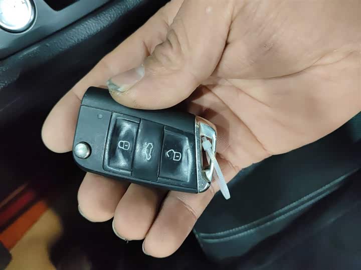 Фото 9 - Volkswagen Tiguan L Pro