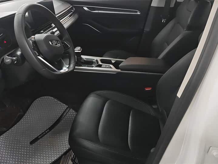 Фото 9 - Geely Emgrand