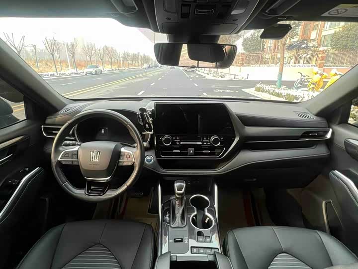 Фото 4 - Toyota Crown Kluger