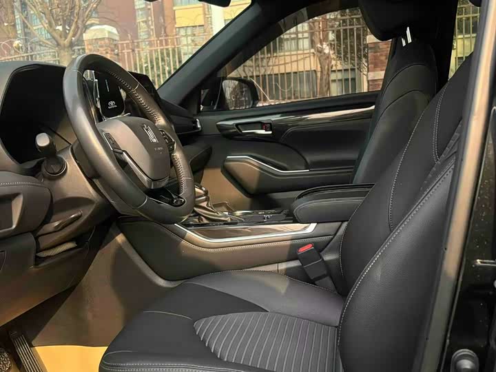 Фото 5 - Toyota Crown Kluger