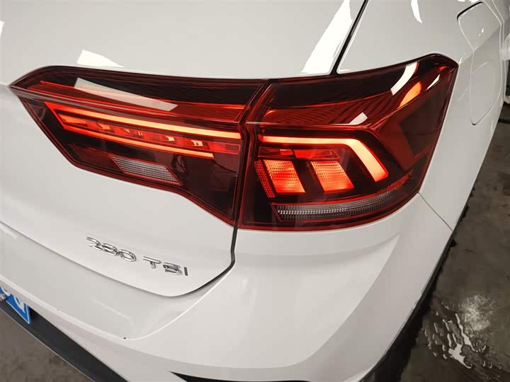 Фото 8 - Volkswagen T-Roc