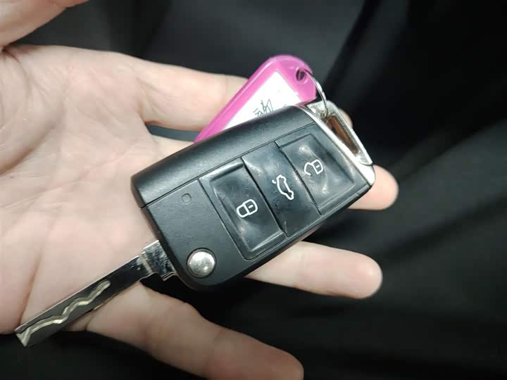 Фото 9 - Volkswagen T-Roc