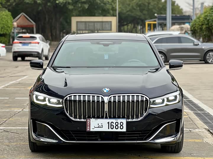 Фото 2 - BMW 7 Series