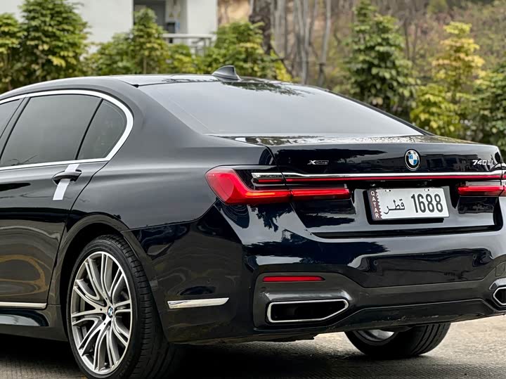 Фото 8 - BMW 7 Series